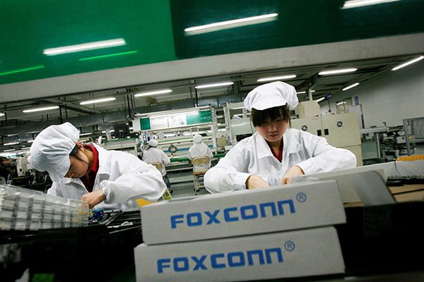 A maior fábrica de iPhones do mundo em Zhengzhou corre para contratar novamente para atender à alta demanda